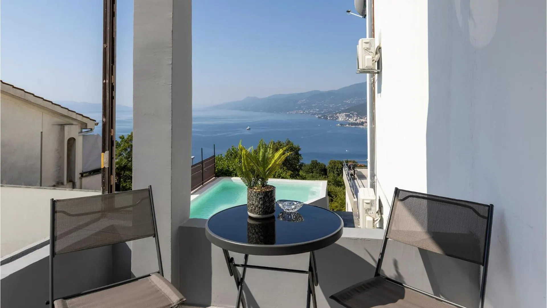 2 Bedroom Amazing Apartment In Rijeka 0*,